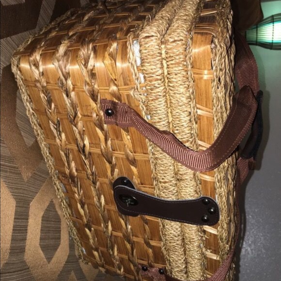 Picnic Basket with all accessories - Picture 4 of 5